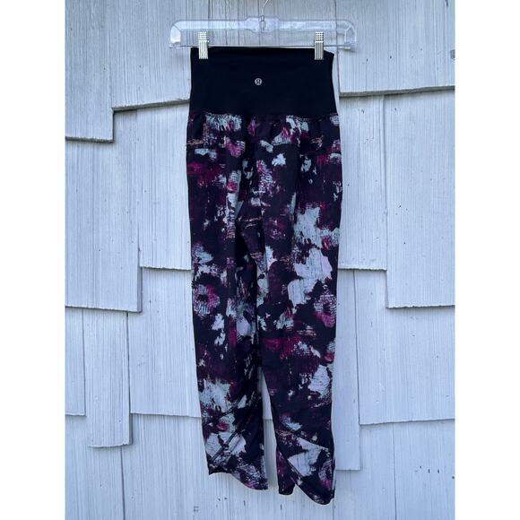 Lululemon Tranquil Crop Kara Blossom Multi/Black High Waist Cropped Pants Size 2 - Picture 9 of 10